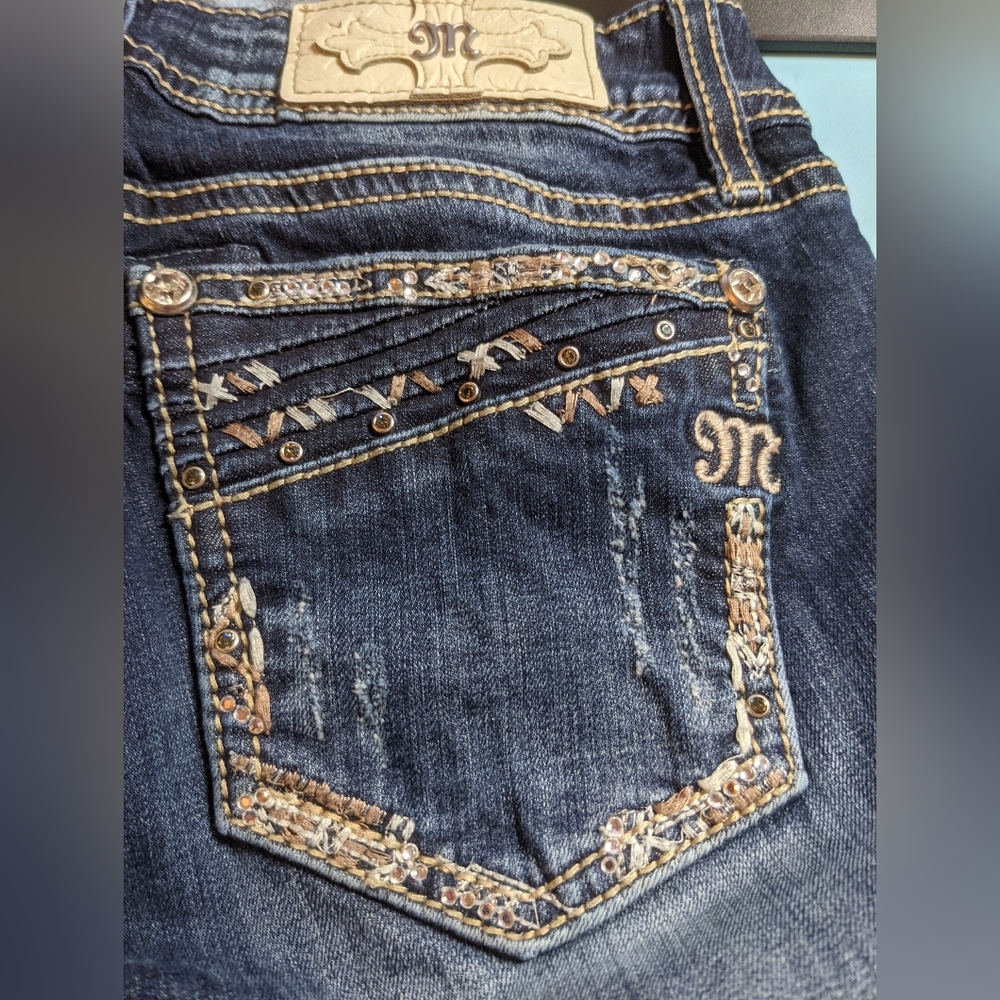 EUC Miss Me Straight Leg Jeans Button Fly 5 Pockets Rhinestone Embellished Sz 26
